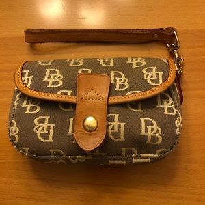 Dooney & Bourke wristlet